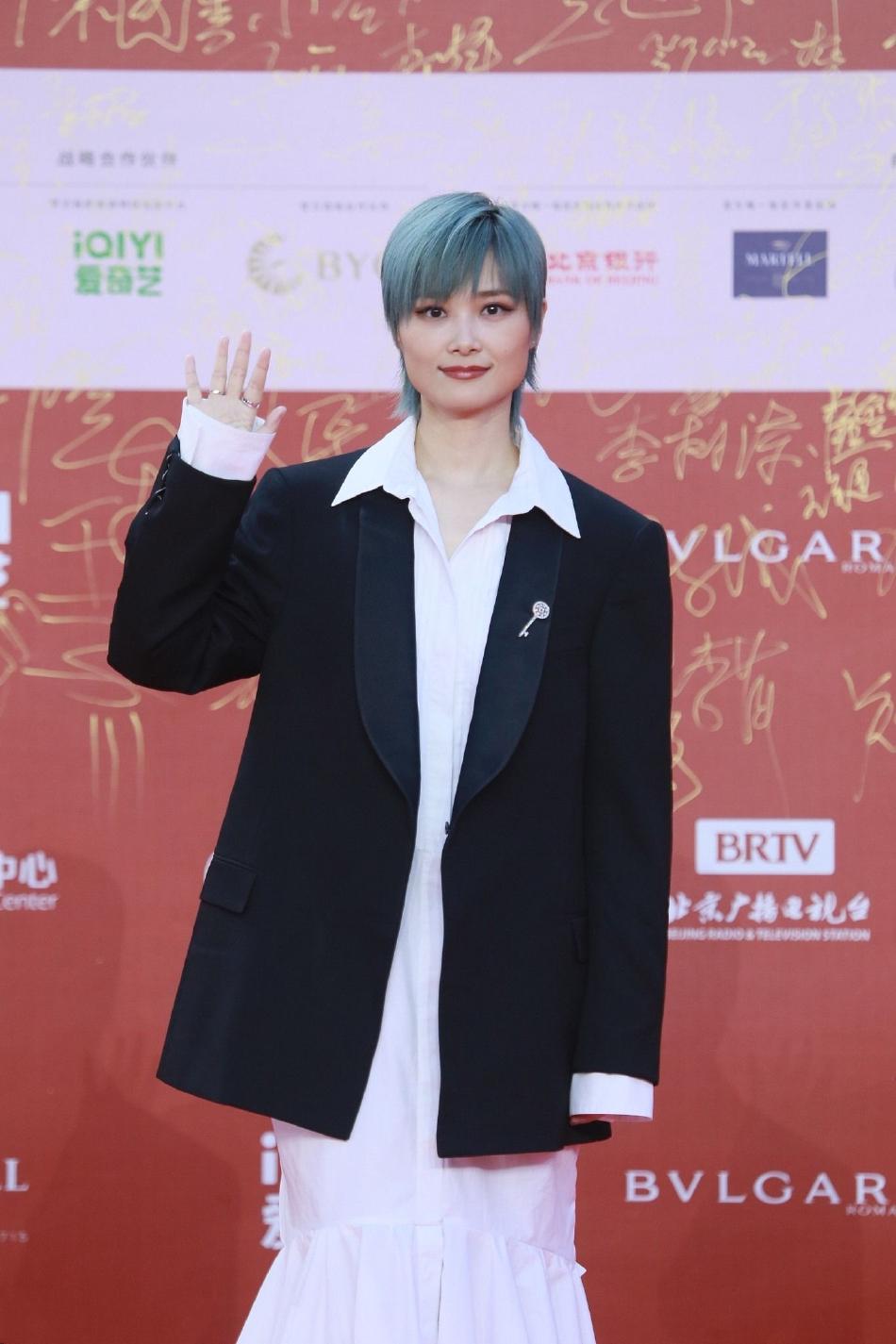 新澳門最精準正最精準龍門,全面性解釋說明_家庭影院版27.112