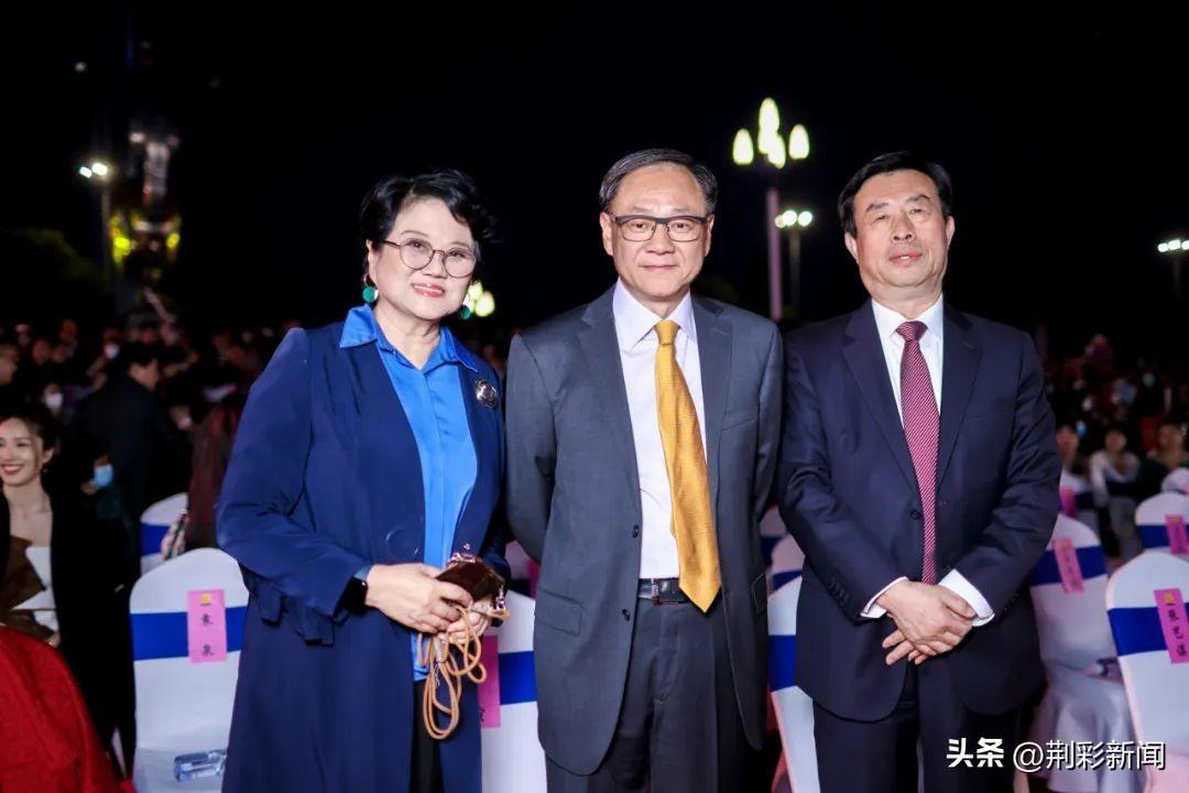 吳京與張譯最新電影,心靈與自然的美景之旅啟程!