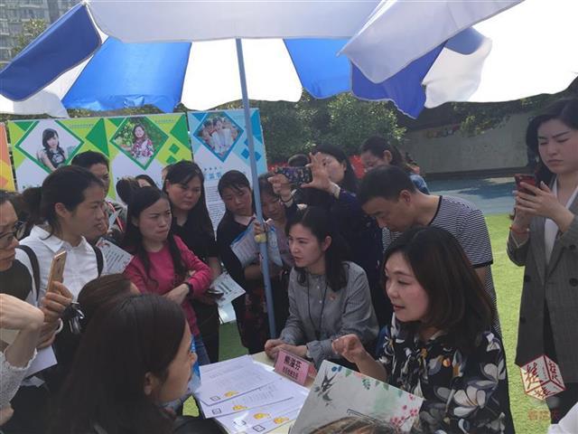 接地氣的明星,小巷中的隱秘樂(lè)園之旅