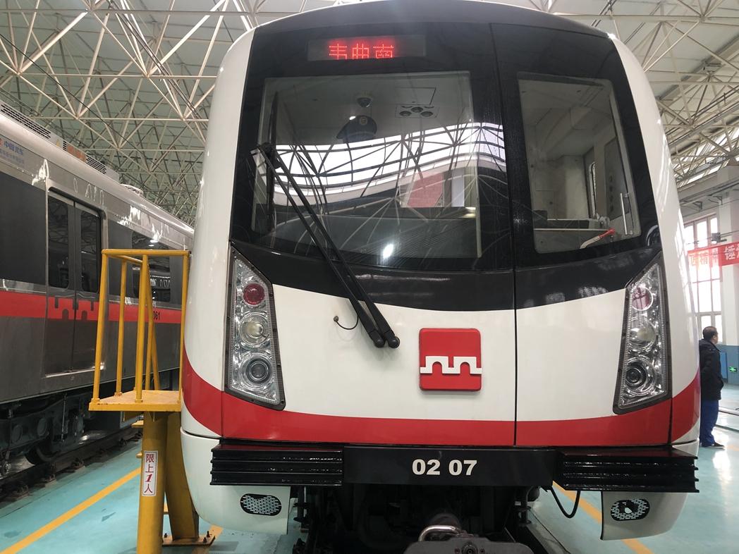 消防動漫人物,高科技守護者,點亮安全之光之光榮使命的守護者。